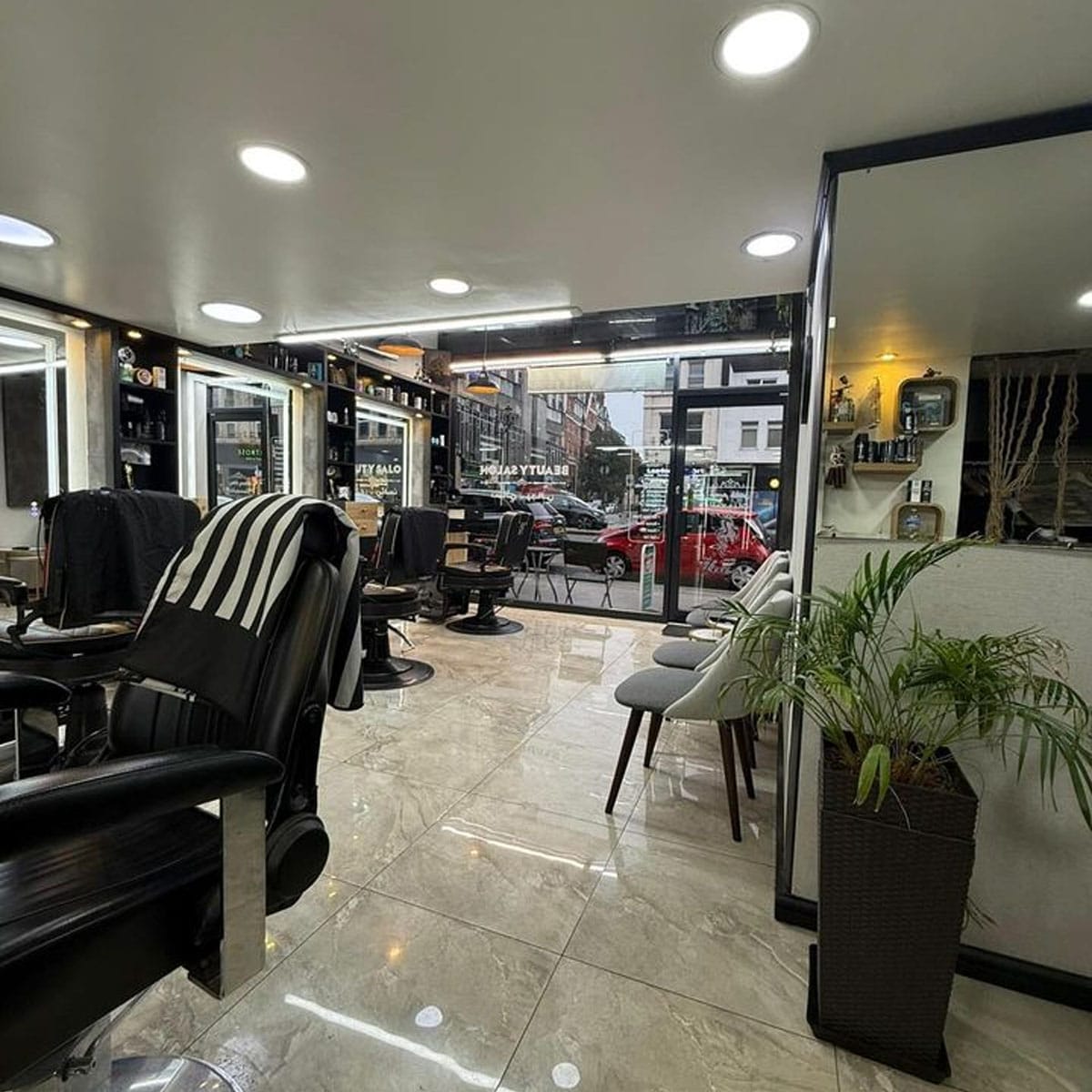 Baghdad salon — photo 2