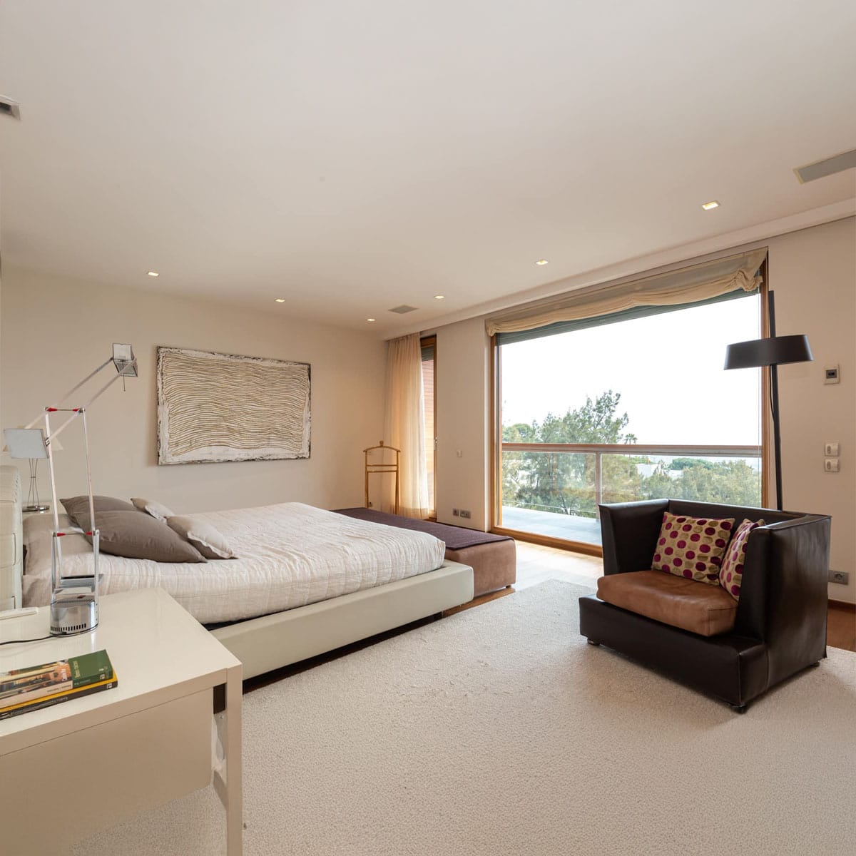 Mayfair International Realty — photo 1