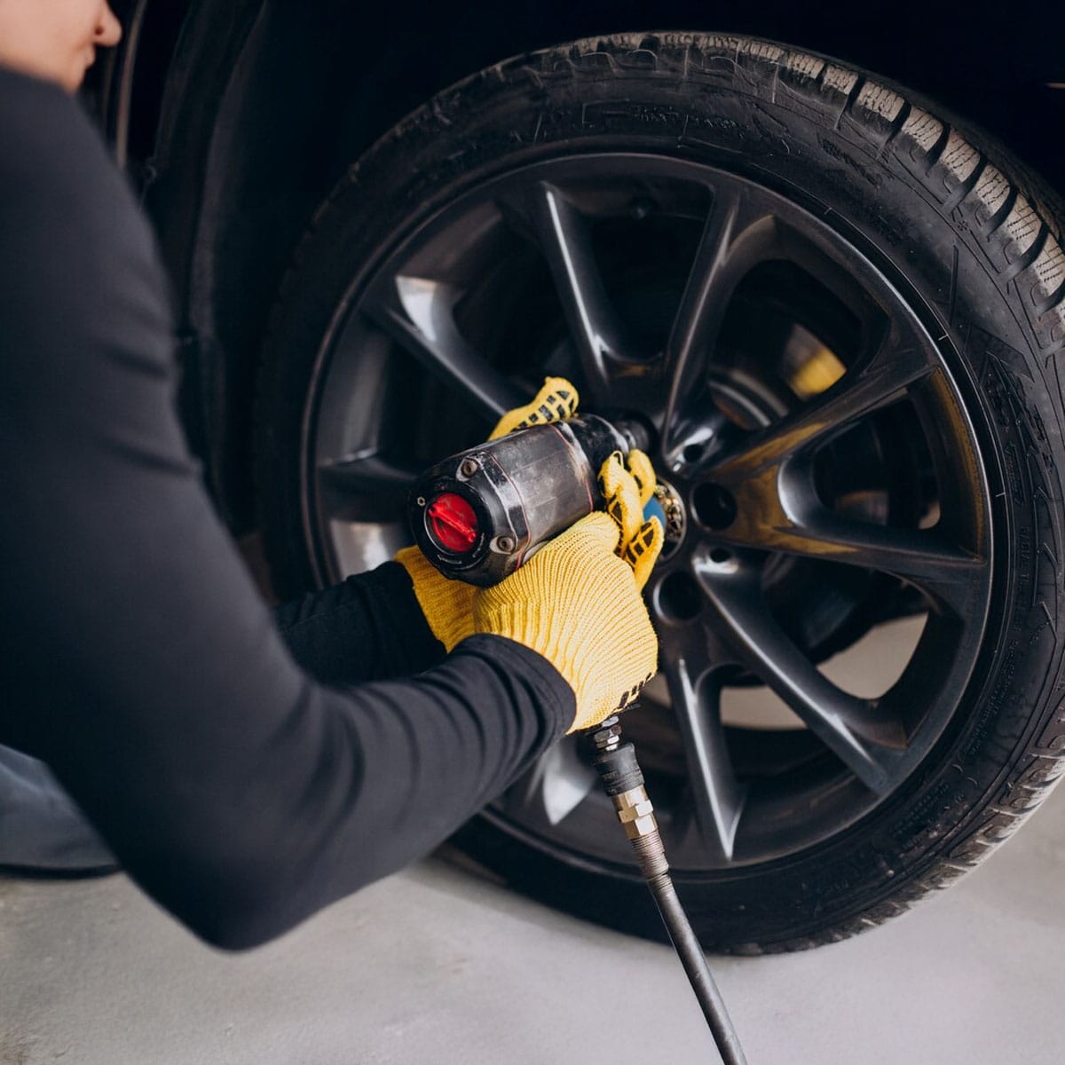 mobile tyre fitting, tyres on the drive, emergency tyre replacement